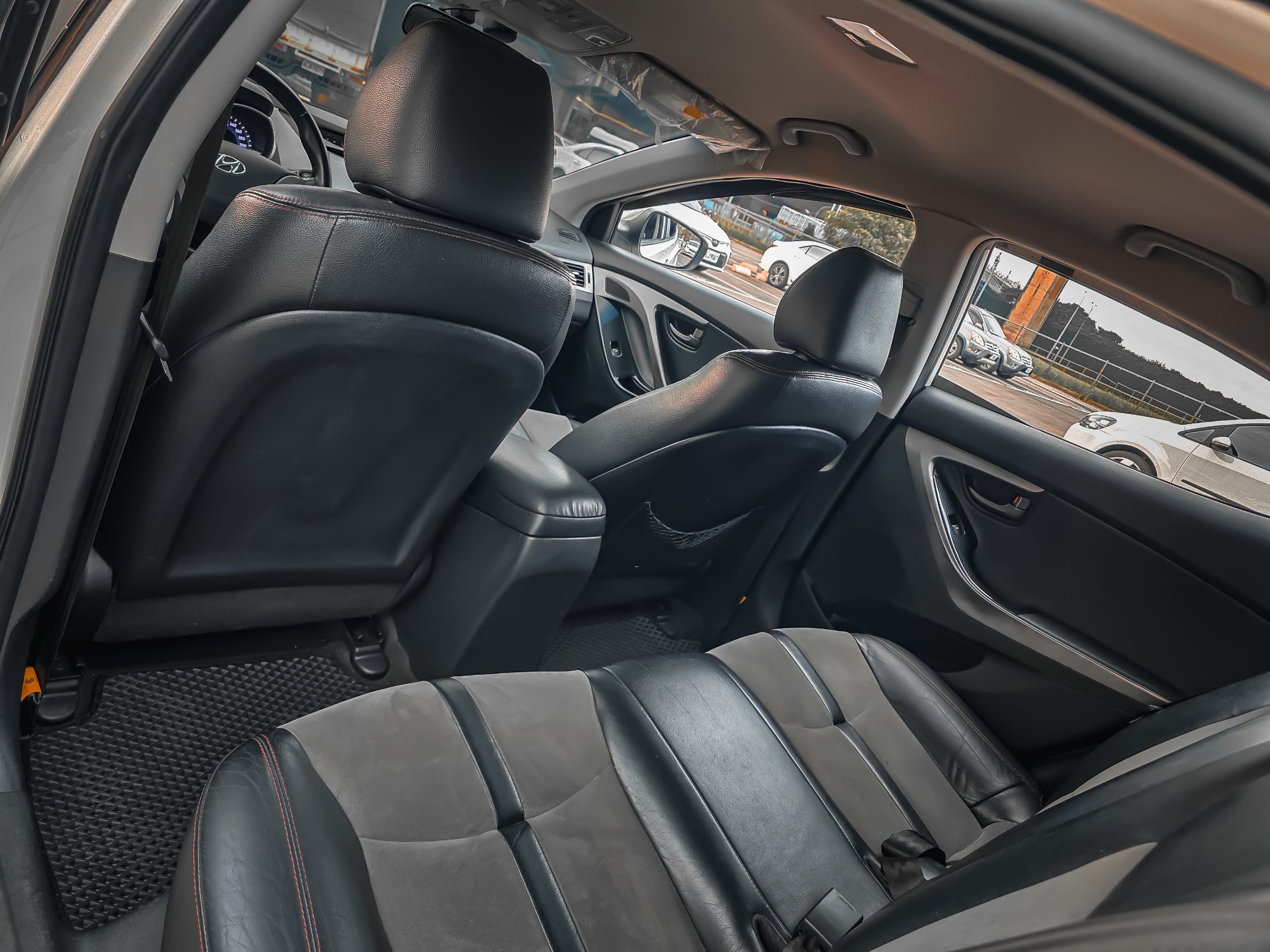 2014 Hyundai Elantra 黑潮特仕版 照片 10